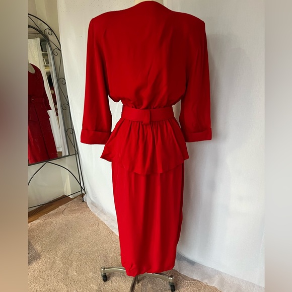 1980's Studio  red dress with a belt size 8 - Picture 2 of 5